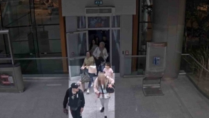 Uyuşturucuyu prezervatifler içine koyup cinsel organına gizlemiş