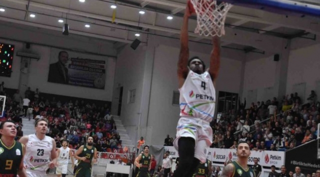 Aliağa Petkimspor evinde Manisa Büyükşehir Belediyespor mağlup etti 
