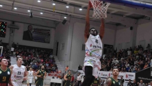 Aliağa Petkimspor evinde Manisa Büyükşehir Belediyespor mağlup etti 