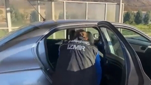 İzmir'de durdurulan araçtan 2 kiloya yakın kokain ele geçirildi