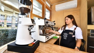 İzmirli gençlere "İzmirli Kahve"