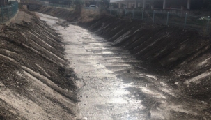 Manisa Turgutlu'da dere temizlikleri sürüyor