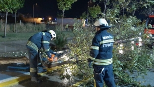 MASKİ ekipleri fırtına ve yağış mesaisinde
