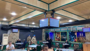 İzmir'de jandarmadan kumarbazlara baskın