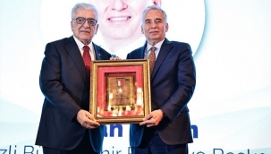 Osman Zolan'a Avrasya Hizmet Ödülü