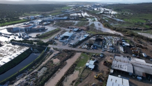  Ayvalık'ta Şiddetli Yağış Hayatı Felç Etti