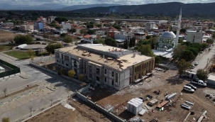 Bergama'nın yeni Gençlik Merkezi yapımında sona gelindi