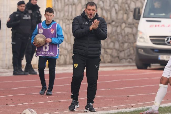 Aliağa Spor FK teknik direktör Hakan Sapçı ile yollarını ayırdı!