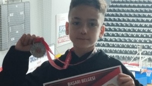 Aliağalı Kaan Efe Şahin Gümüş Madalya Kazandı