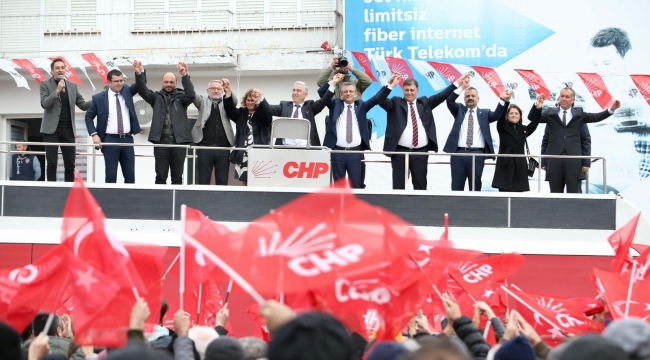 CHP Genel Başkanı Özgür Özel, Bergama ve Kınık'ta vatandaşlara seslendi
