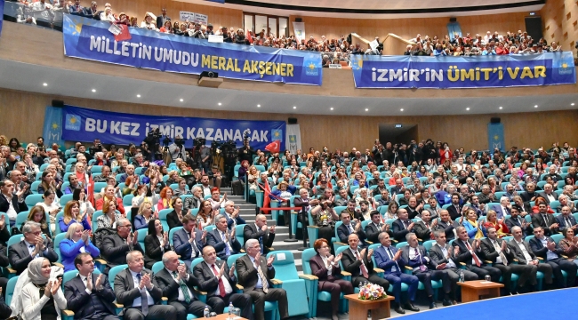 İzmir'de Akşener'den Sert Eleştiriler: "Atatürk'ün Varisleri DEM'leniyor!"