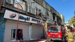 Tarihi Kemeraltı Çarşısı'nda iş merkezinde yangın p
