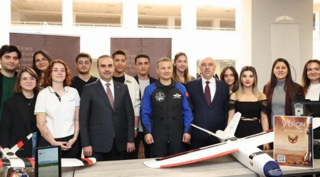Bakan Kacır ve ilk Türk astronot Gezeravcı Dokuz Eylül'de