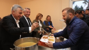 İzmir Güzelbahçe'de iftar yemeğinde 'İnce' birliktelik