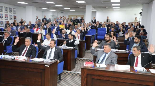 Edremit Belediyesi'nde yeni dönemin ilk meclis toplantısı