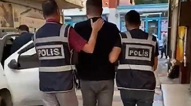 İzmir'de yasa dışı silah ticareti yapan sevgililer yakalandı