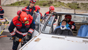 İzmir İtfaiyesinin özel donanımlı paramedikleri Türkiye'ye örnek oluyor