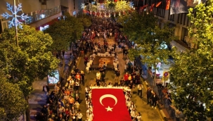 Manisa'da mesir coşkusu fener alayı ile katlandı