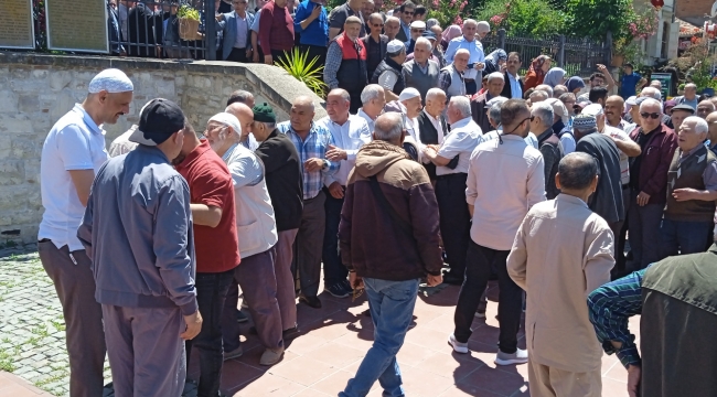 Aliağa'dan Hacı Kafilesi Dualarla Uğurlandı