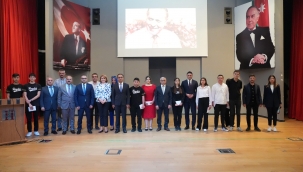 Azerbaycan'ın Merhum Cumhurbaşkanı Heydar Aliyev Anıldı