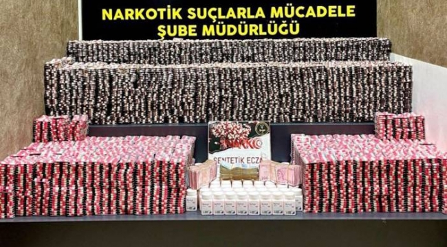 İzmir'de 75 bine yakın sentetik uyuşturucu hap ele geçirildi