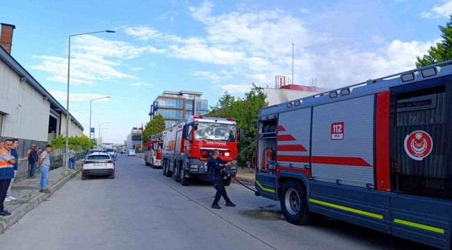 İzmir'de tekstil fabrikasındaki yangın söndürüldü