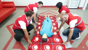 Kızılay her evde bir ilk yardımcı hedefine eğitimlerle yaklaşıyor