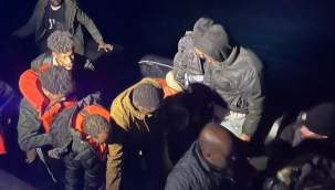 Yunanistan'ın geri ittiği 39 düzensiz göçmen kurtarıldı