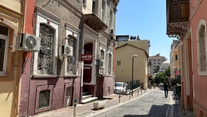 12 ve 14 yaşındaki iki kardeş otel odasında ölü bulundu