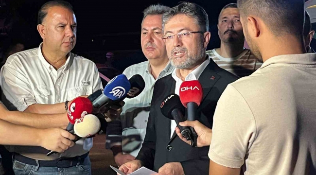 Bakan Yumaklı: "İzmir Menderes'teki çıkan yangın hobi bahçesinden çıktı"