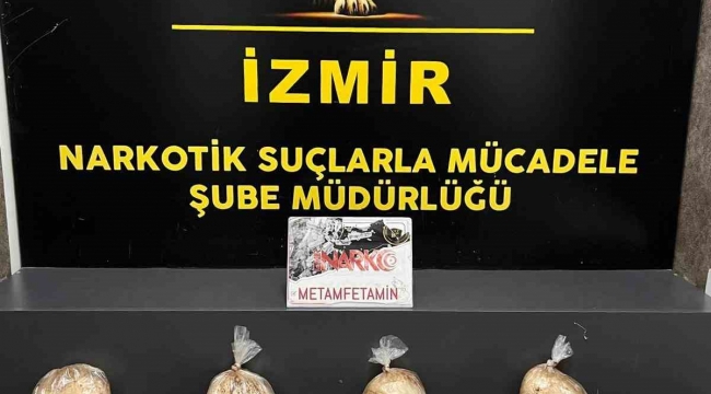İzmir'de bir araçtan 8 kilogram metamfetamin ele geçirildi