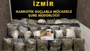 İzmir'de oto kurtarıcıdan 19 kilogramın üzerinde uyuşturucu ele geçirildi
