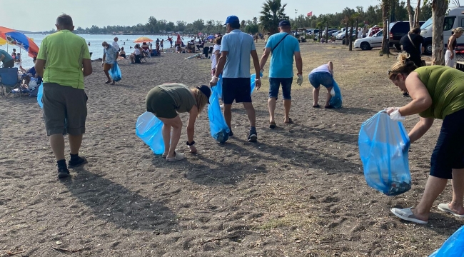 CHP Aliağa Gönüllüleri Plaj Temizliği Yaptı