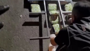 İzmir'de bir kamyonda 62 kilo esrar ele geçirildi