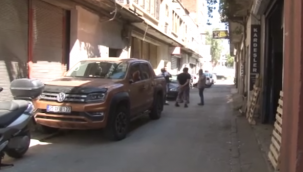 İzmir'de polisten kaçan şüpheliye vatandaştan çelme