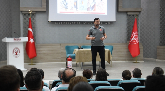 Bornovalı muhtarlara Yangın Güvenliği Eğitimi