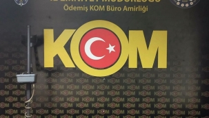 İzmir'de tarihi eser kaçakçısı sikkelerle yakalandı