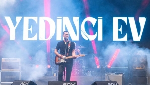 ​İEF Çim Konserleri'nde Derya Bedavacı'yla İzmir rüzgarı