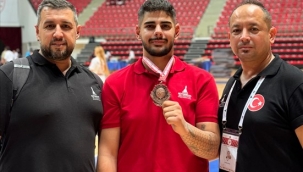 İzmirli sporcular madalyalarla döndü