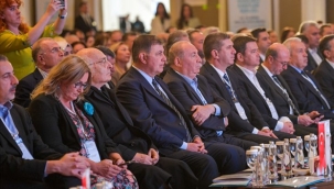 Başkan Tugay: Bize emanet edilen bu güzel ülkeyi hep beraber daha ileriye taşıyalım