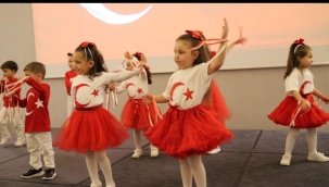 Cumhuriyet Coşkusu Küçük Kalplerde Yaşandı: Atlıkarınca'dan Anlamlı Cumhuriyet Balosu