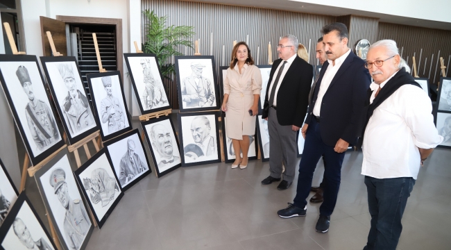 Dikili'de "Sarı Saçlı Mavi Gözlüm" konulu sergiye yoğun ilgi