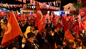 Ödemiş, Dikili ve Torbalı'da Cumhuriyet Bayramı coşkuyla kutlandı