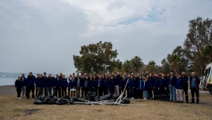 Kardemir Çelik TURMEPA iş birliğiyle Aliağa Sahili'ni temizledi 