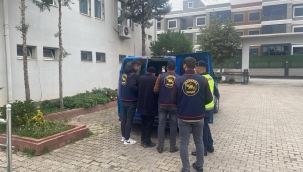 Menemen 'de Altın Dolandırıcılığı: 75 Yaşındaki Kadın Mağdur Oldu, Şüpheliler Yakalandı