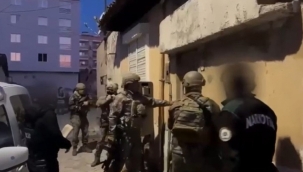 İzmir'de 6 ay takip edilen uyuşturucu tacirlerinin adreslerine şok baskın