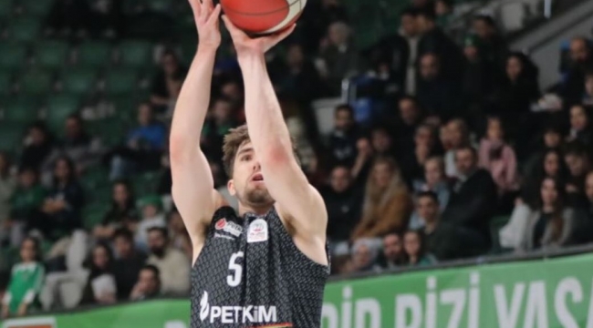 Aliağa Petkim Enerjisi Timsah'a çarptı