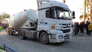 Dikili'de Tırın Çarptığı İki Yaya Hayatını Kaybetti