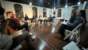 Genç İzmir Kitap Kulübü kapılarını açtı