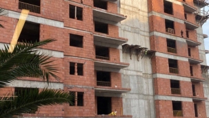 İzmir'de 6'ncı kattan düşen işçi hayatını kaybetti